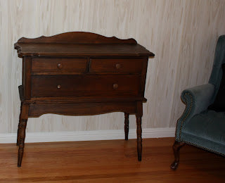 Paintining The Old Console Table Black