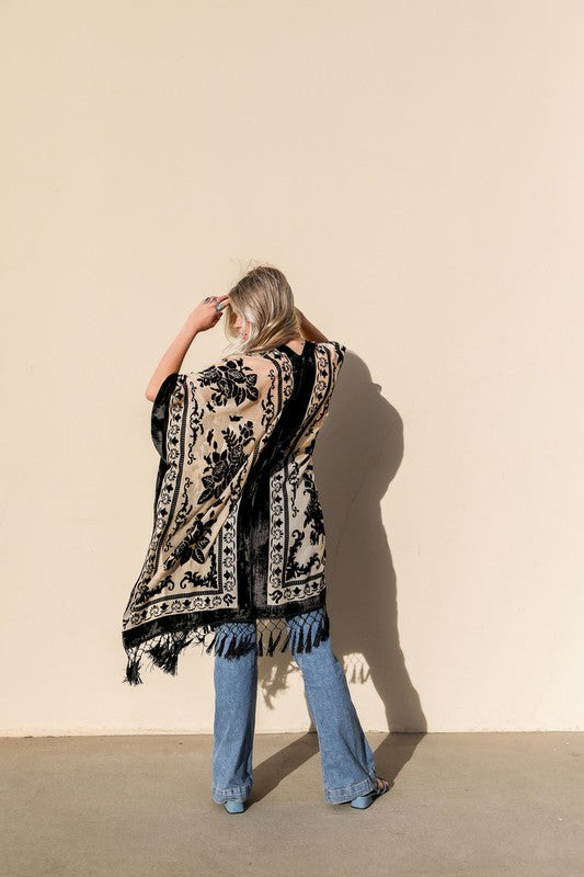 Akka Kimono (Black)