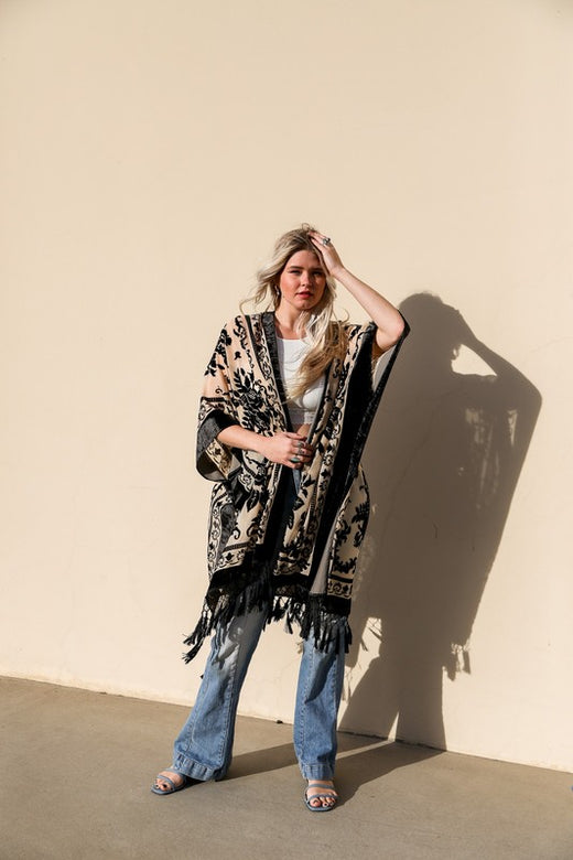 Akka Kimono (Black)