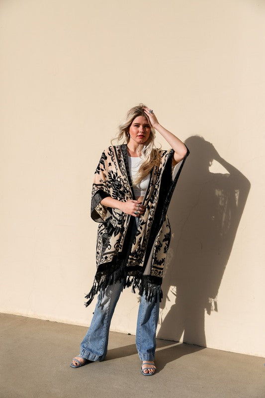 Akka Kimono (Black)
